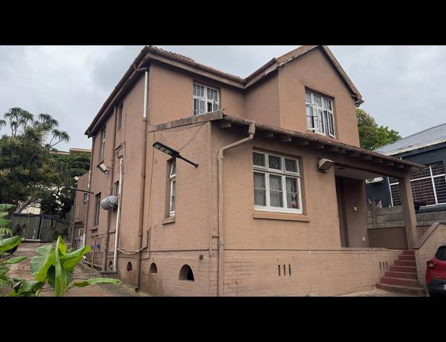 4 BEDROOM FREESTANDING FOR SALE IN WINDERMERE